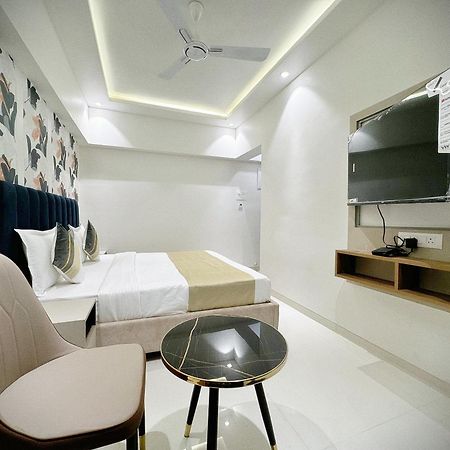The Orion Premium Suites Bombaj Zewnętrze zdjęcie