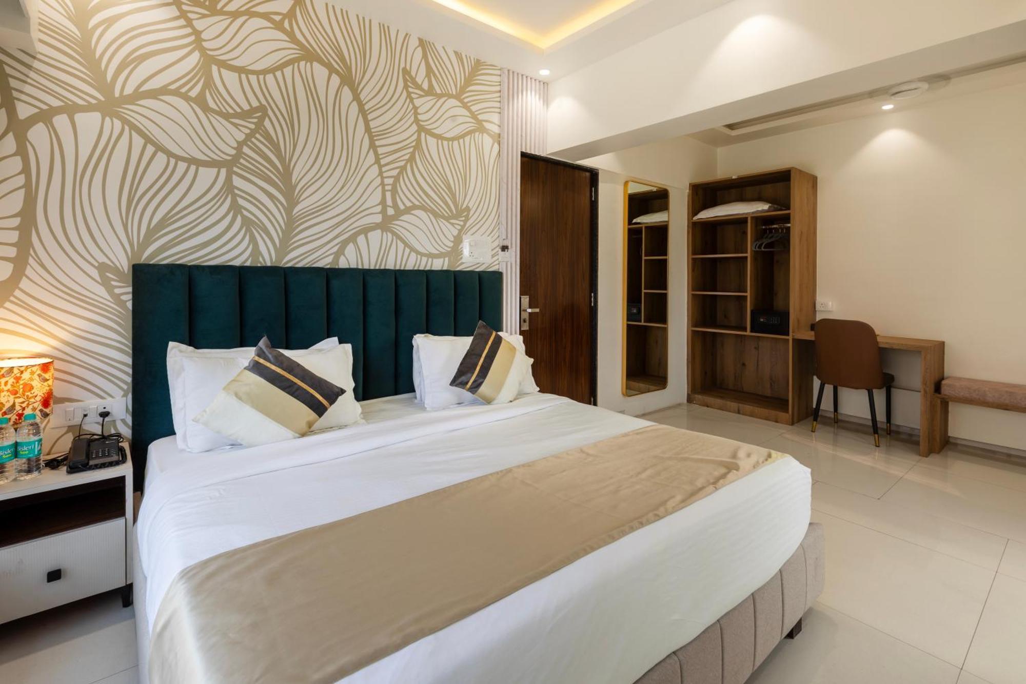 The Orion Premium Suites Bombaj Zewnętrze zdjęcie