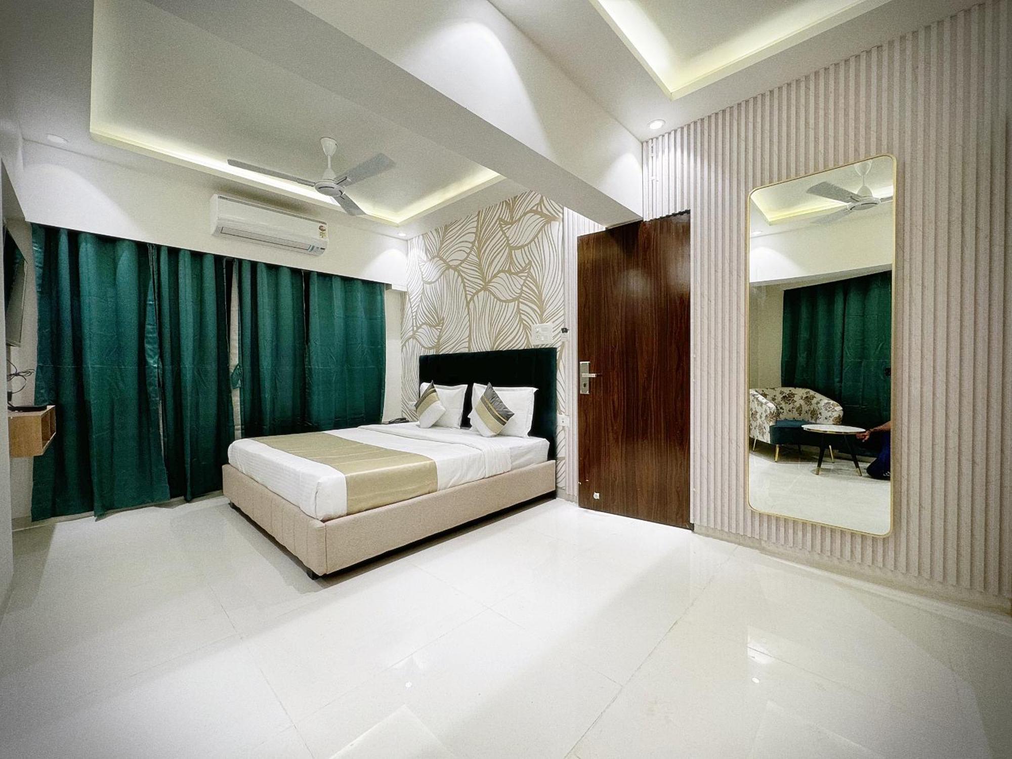 The Orion Premium Suites Bombaj Zewnętrze zdjęcie