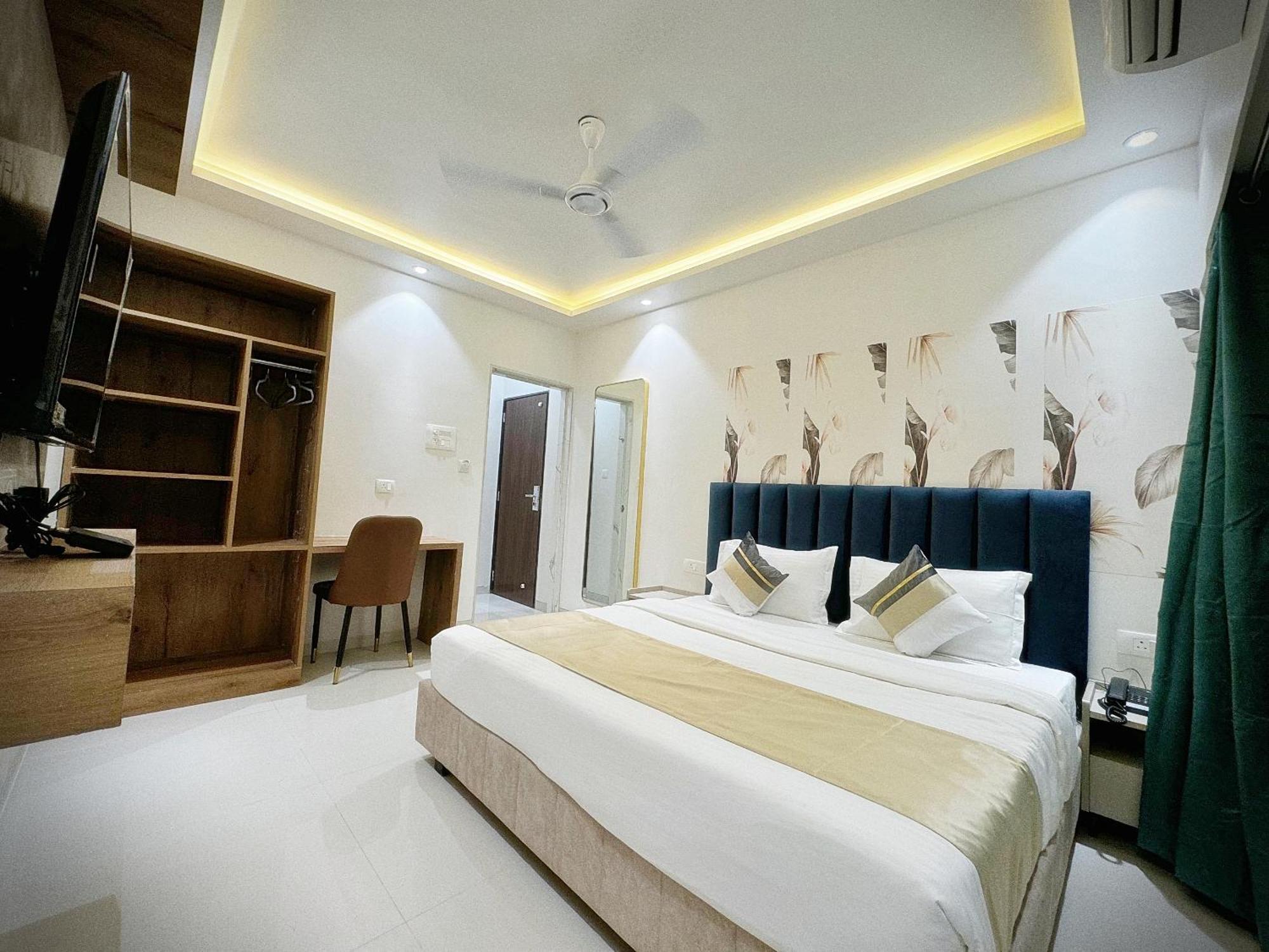 The Orion Premium Suites Bombaj Zewnętrze zdjęcie