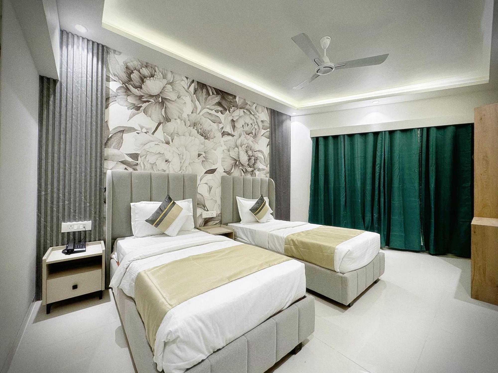 The Orion Premium Suites Bombaj Zewnętrze zdjęcie